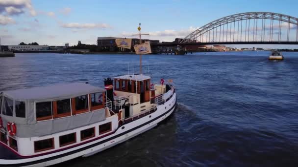 Auf Dem Veerboot Boot Entlang Des Flusses Noord Bei Alblasserdam — Stockvideo