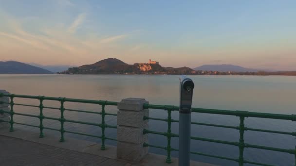 Vista Primeira Pessoa Para Binocular Apontou Para Castelo Angera Lago — Vídeo de Stock