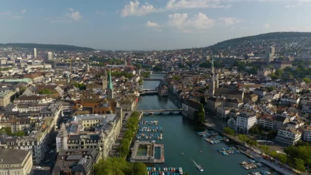 Órbitas Drones Sartenes Casco Antiguo Zurich Suiza — Vídeo de stock