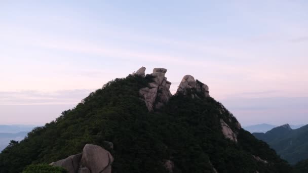 Bella Ripresa Aerea Ravvicinata Della Cima Del Monte Bukhansan Corea — Video Stock