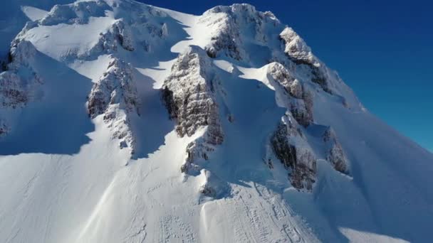 山の岩のテクスチャの空中ビュー アペニンで イタリア 低角度 ドローンショット — ストック動画