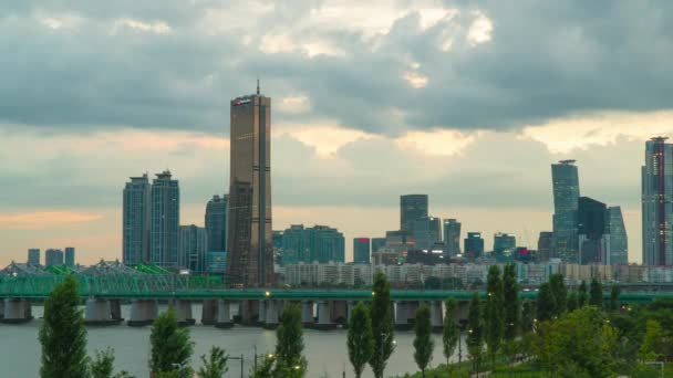 Square Skyscraper Together Skyline Yeouido Island Sunset Сеуле Южная Корея — стоковое видео