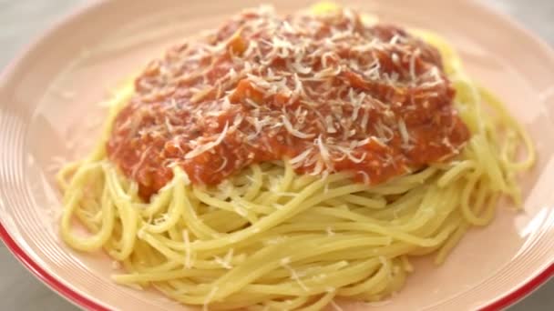 Schweinefleisch Bolognese Spaghetti Mit Parmesan Italienische Küche — Stockvideo