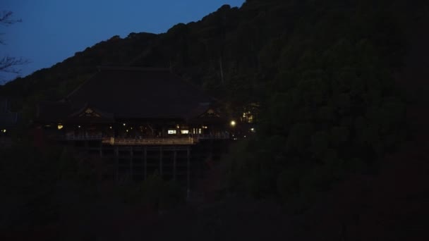 Kiyomizu Templo Dera Por Noche Escena Oscura Panorámica Sobre Hito — Vídeos de Stock