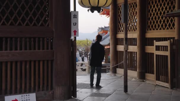 Kiyomizu Dera Avsluta Och Vakta Vid Stora Gamla Templet — Stockvideo