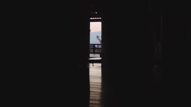 Espacio Puerta Mirando Hacia Fuera Desde Piso Madera Kyoto Kiyomizu — Vídeos de Stock