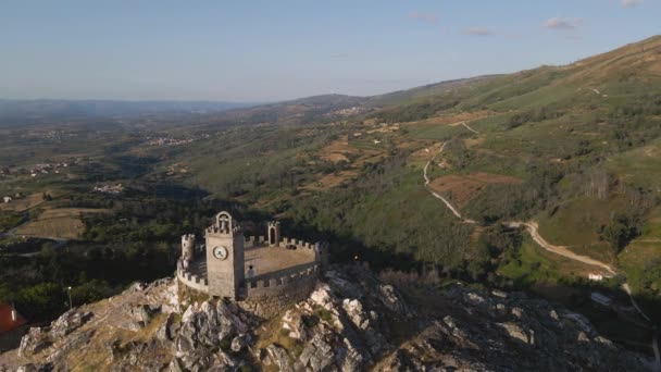 Летите Над Башнями Замке Фолгосинью Португалии — стоковое видео