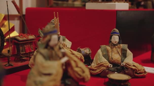 Ιαπωνικές Κούκλες Στο Hinamatsuri Αργή Κίνηση Κλείσιμο Pan Shot — Αρχείο Βίντεο