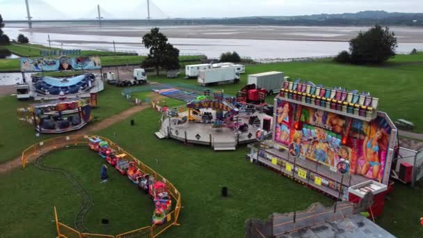 Vide Couvert British Amusement Park Vue Aérienne Désert Funfair Rides — Video