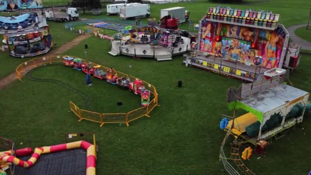 Vide Couvert British Amusement Park Vue Aérienne Déserte Promenades Funfair — Video
