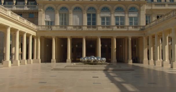 Empty Domaine Spheres Fountain Palais Royal Paris France Covid Pandemic — Vídeos de Stock