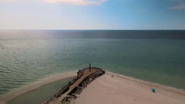 Blick Auf Leuchtturm Und Bahnhof Chelem Mexiko — Stockvideo