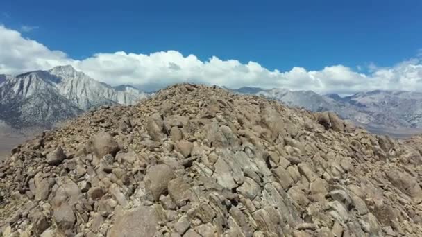 Aerial View Rocky Hill Sierra Nevada Mountains Background Alabama Hills — Stock video