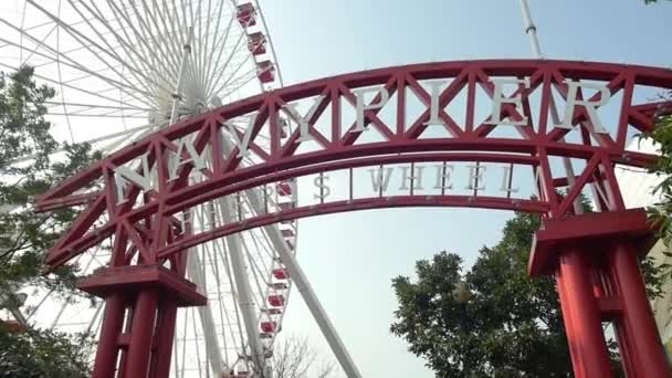 Chicago Navy Pier Ferris Wheel Sign Walking Entrance Amusement Park — Stock videók