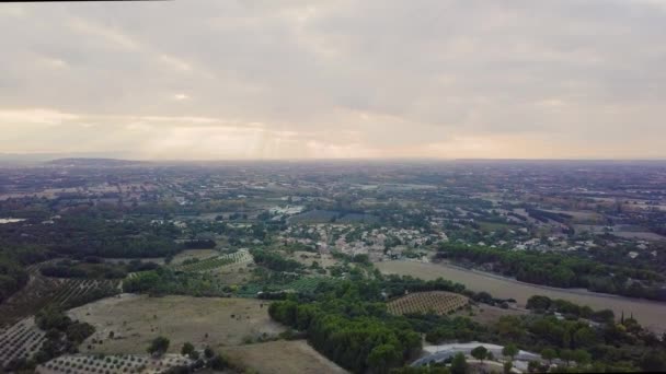 Vue Aérienne Vallée Provence Avec Coucher Soleil Ciel Nuageux Village — Video