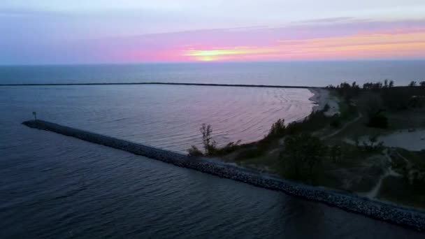 North Muskegon Side Van Het Kanaal Bij Zonsondergang — Stockvideo