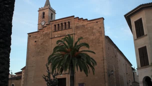 Mallorca Spanya Daki Bir Kilisenin Zamanı Kamera Sağdan Sola Güzel — Stok video