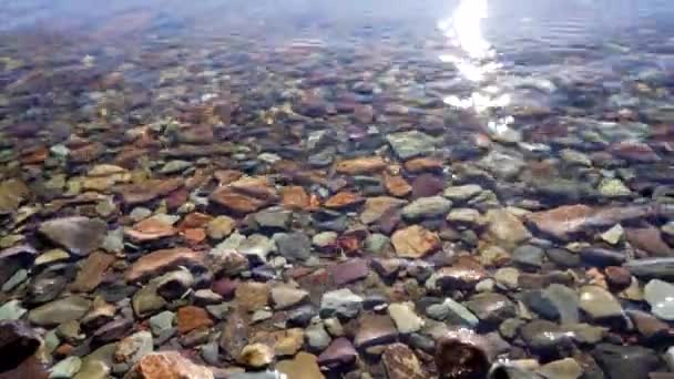 Woda Skalistej Plaży Brzegowej — Wideo stockowe