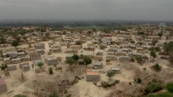 Angola Volando Sobre Pequeño Pueblo Adobe Caxito Bengo África — Vídeos de Stock