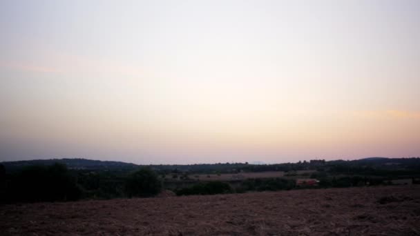 Panoramatický Snímek Krajiny Mallorce Španělsko Hladkými Mraky Barevným Svahem Obloze — Stock video