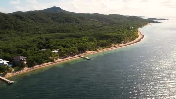 Légi Kilátás Trópusi Fehér Homokos Strand Türkiz Tiszta Tengervíz Kis — Stock videók