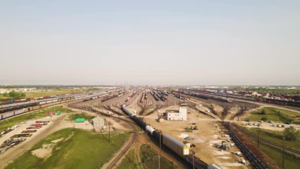 Largo Vuelo Sobre Enorme Patio Ferroviario Industrial Las Praderas Canadienses — Vídeos de Stock