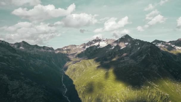 Horská Hyperpropast Italských Alpách Jižního Tyrolska Slunce Vrhá Stíny Mraků — Stock video