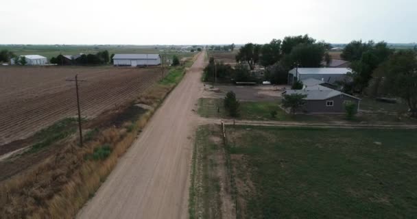 Camino Rural Noreste Colorado Descendiendo Vuelo Drones — Vídeo de stock