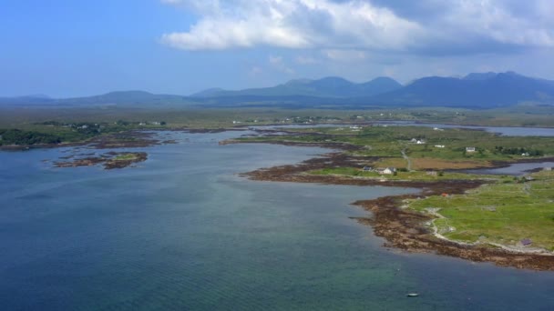 Inishnee Connemara Hrabstwo Galway Irlandia Lipiec 2021 Drone Stopniowo Leci — Wideo stockowe