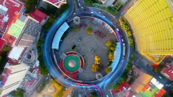 城市转盘上的旋转交通运动 3D动画 空中俯冲 — 图库视频影像