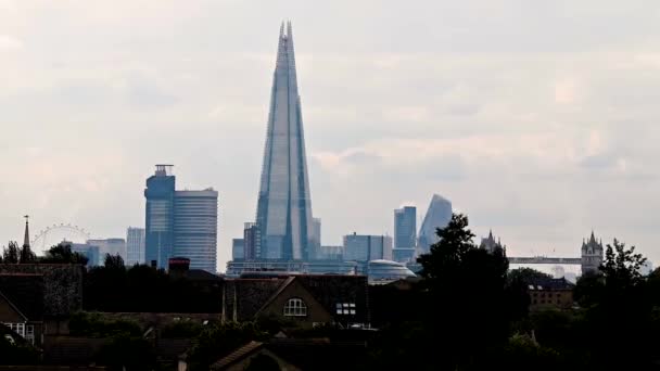 从伦敦斯台夫山生态公园看伦敦桥碎片与伦敦眼 — 图库视频影像