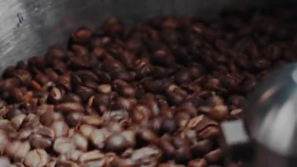 Processo Torrefação Dos Grãos Café — Vídeo de Stock