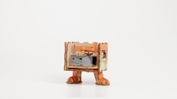 Robotime Little Performer Diy Music Box Assembly Yourself Wooden Robot — 비디오