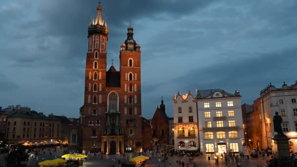 Tijdsverloop Uitzicht Mary Basiliek Schemering Met Avonds Lichten Stad Krakau — Stockvideo