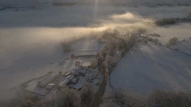 Goldener Majestätischer Wintermorgen Bei Sonnenaufgang Großbritannien Luftaufnahme — Stockvideo