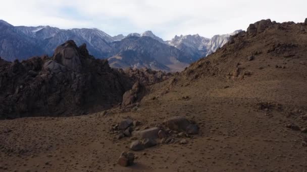 Doğu Sierra Nın Epic Mountain Manzaralı Kuru Tepe Üzerinde Hava — Stok video