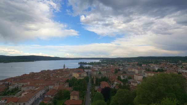 Panoramatický Širokoúhlý Pohled Pohledu Rocca Borromeo Město Arona Jezero Maggiore — Stock video