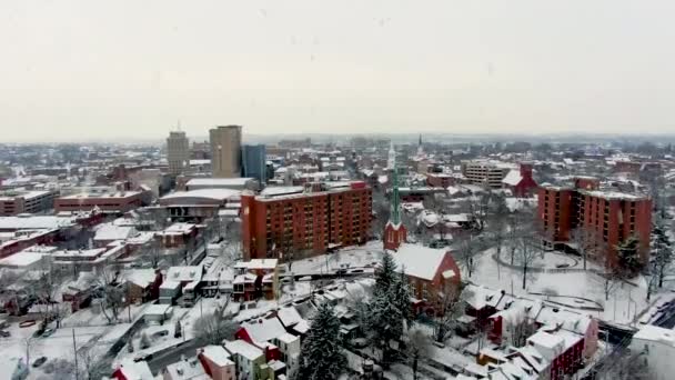 Urban Amerikansk Stad Vintern Snöstorm Snöflingor Faller Usa Flygbild — Stockvideo