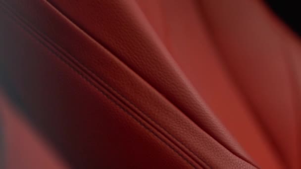 Drogie Czerwone Skórzane Fotele Nowoczesnego Pojazdu Widok Bliska Ruchu — Wideo stockowe