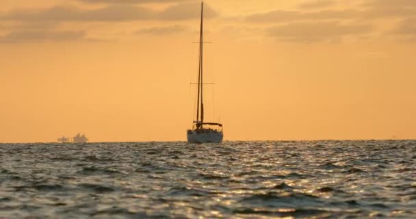 Velero Anclado Mar Caribe Golden Horizon Vista Panorámica Full Frame — Vídeos de Stock
