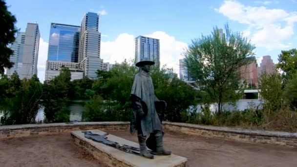 Ein Glatter Stetiger Clip Der Stevie Ray Vaughan Statue Ufer — Stockvideo