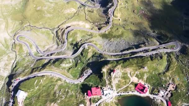 Вид Сверху Живописный Горный Хребет Ветреной Дорогой Трансильванских Альпах Румыния — стоковое видео
