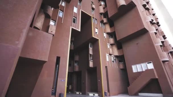 Maze Paradox Apartment Walden Fassade Barcelona Spanien — Stockvideo