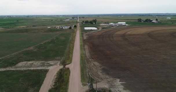 Een Hoge Hoogte Drone Vlucht Van Een Colorado Land Weg — Stockvideo