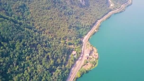 Scenic Coastal Road Längs Alpine Mountain Forest Lake Lugano Vid — Stockvideo