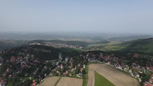 Zlatiborberget Cajetinas Kommun Serbien Drone Aerial View Green Hills Bostadsområde — Stockvideo