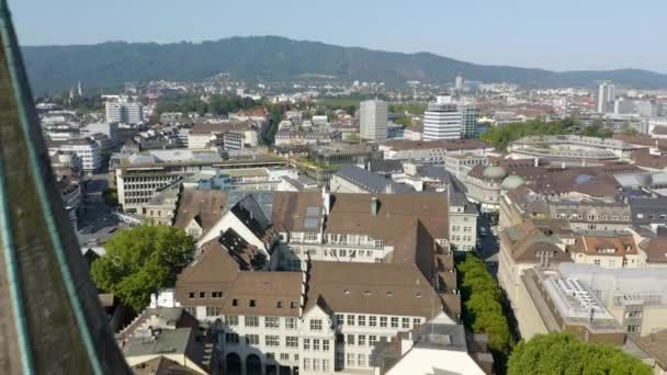 Amazing Aerial View Church Saint Peter Downtown Zürich Zwitserland Terugtrekking — Stockvideo