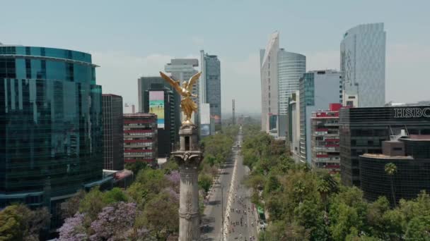 Flygfoto Monumento Dencia Landmärke Mexiko Cyklister Bakgrunden — Stockvideo