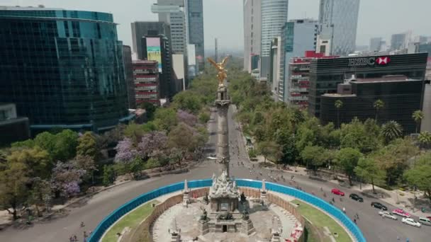 Flyg Dolly Ängel Självständighet Monument Mexiko Stad Med Cyklister — Stockvideo