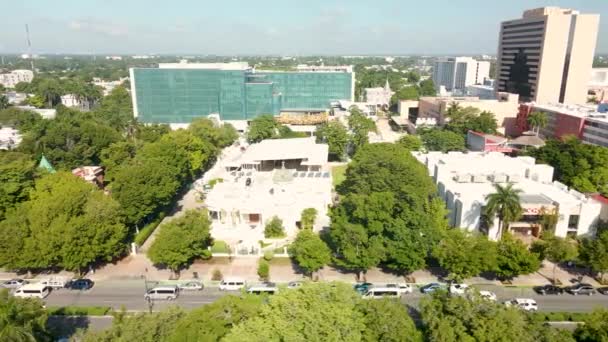 Blick Auf Moderne Und Antike Gebäude Yucatan — Stockvideo